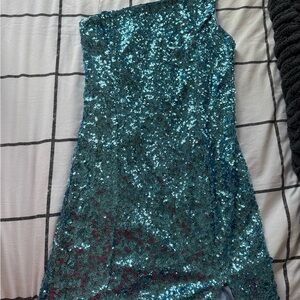Sparkling One-Shoulder Sequin Dress